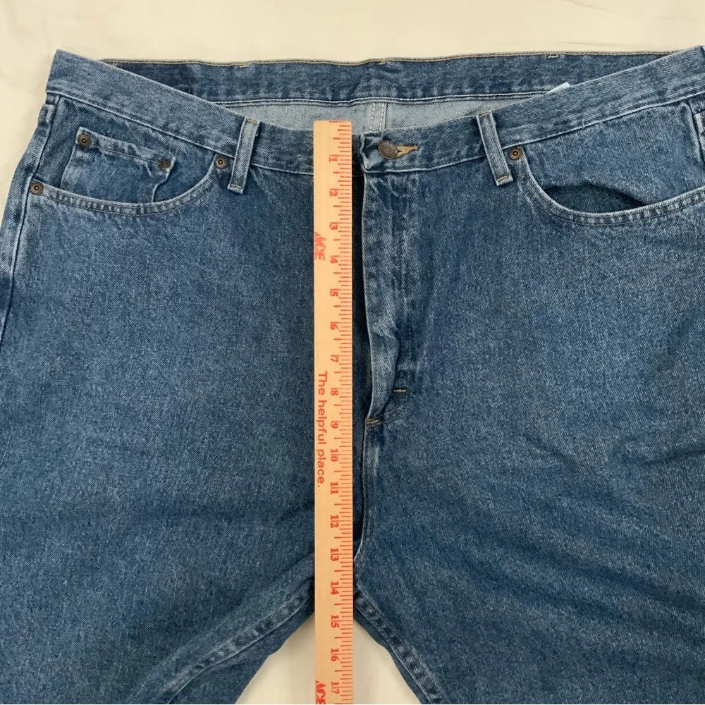 Wrangler Relaxed Fit Medium Wash Denim Jean Shorts 100% Cotton Size 42